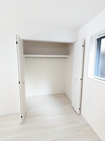 大阪府交野市私部４丁目 内観写真（収納）