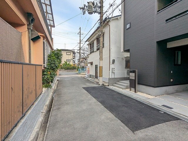 大阪府交野市私部４丁目 現地写真（前面道路含む現地写真）