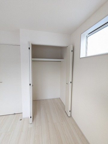 大阪府交野市私部４丁目 内観写真（収納）