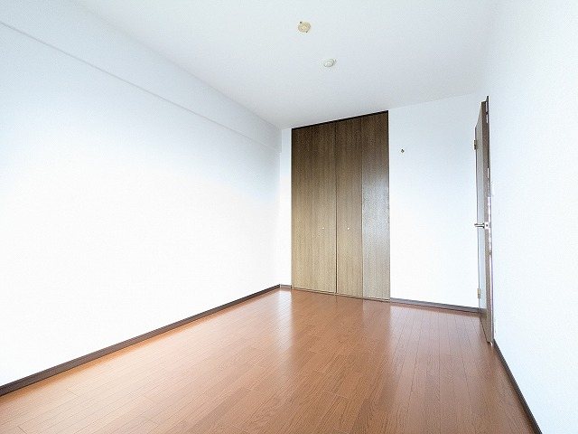 大阪府交野市郡津１丁目 内観写真（リビング以外の居室）