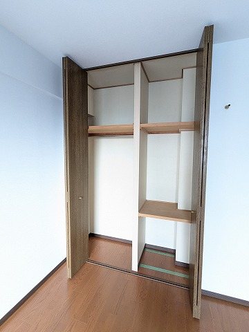大阪府交野市郡津１丁目 内観写真（収納）