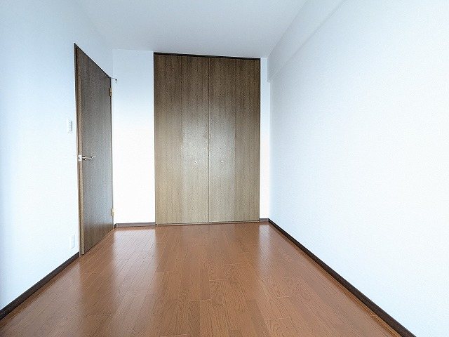 大阪府交野市郡津１丁目 内観写真（リビング以外の居室）