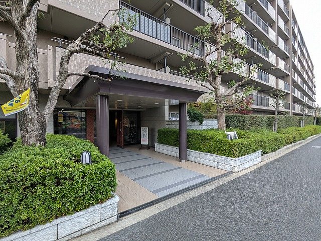 大阪府交野市郡津１丁目 共用部写真（エントランス）