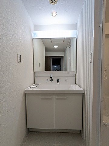 大阪府交野市郡津１丁目 内観写真（洗面台・洗面所）