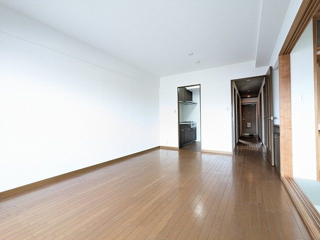 大阪府交野市郡津１丁目 内観写真（リビング）