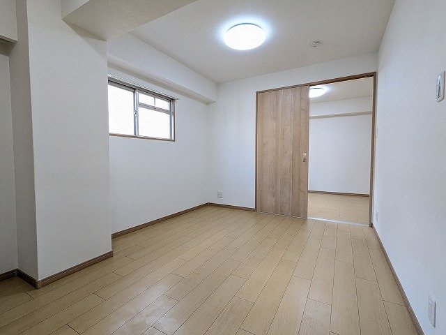 大阪府枚方市渚南町 内観写真（リビング以外の居室）