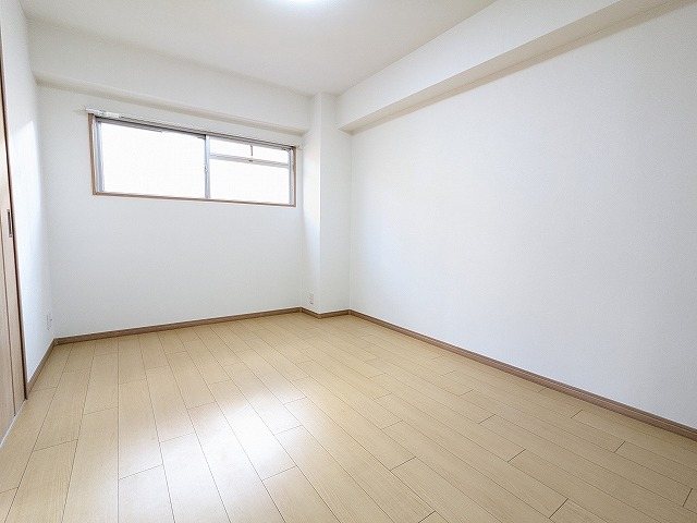 大阪府枚方市渚南町 内観写真（リビング以外の居室）