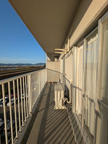 大阪府枚方市出口６丁目 現地写真（バルコニー）