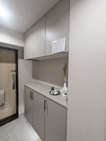 大阪府枚方市出口６丁目 現地写真（玄関）