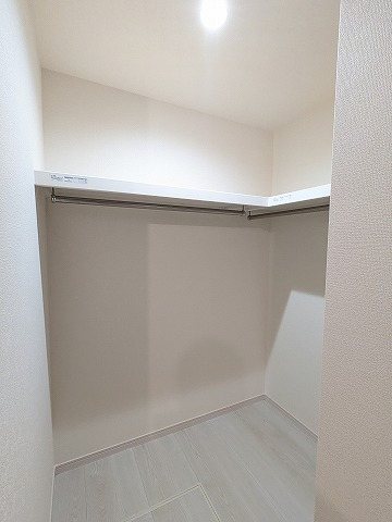 大阪府枚方市高田１丁目 内観写真（収納）