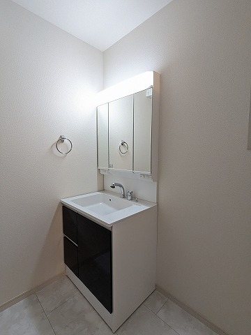 大阪府枚方市高田１丁目 内観写真（洗面台・洗面所）