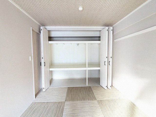 大阪府交野市私部西２丁目 内観写真（収納）