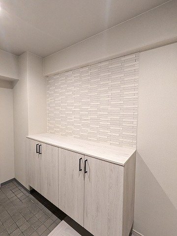 大阪府交野市私部西２丁目 現地写真（玄関）
