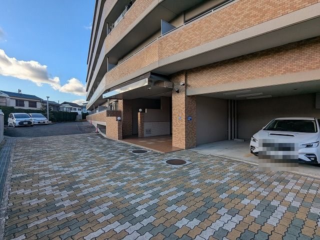 大阪府交野市私部西２丁目 共用部写真（エントランス）