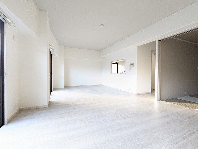 大阪府交野市私部西２丁目 内観写真（リビング）
