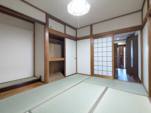 大阪府交野市妙見東５丁目 内観写真（リビング以外の居室）