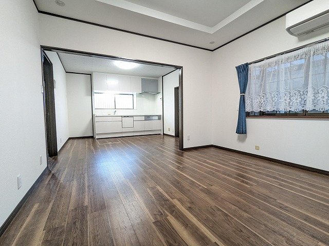 大阪府交野市妙見東５丁目 内観写真（リビング）