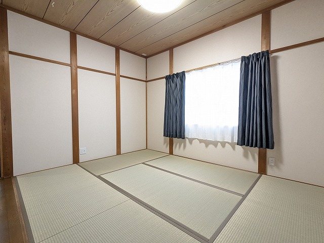 大阪府交野市妙見東５丁目 内観写真（リビング以外の居室）