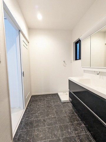 大阪府枚方市出口５丁目 内観写真（洗面台・洗面所）