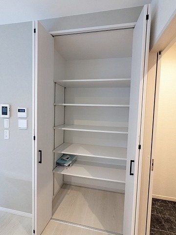 大阪府枚方市出口５丁目 内観写真（収納）