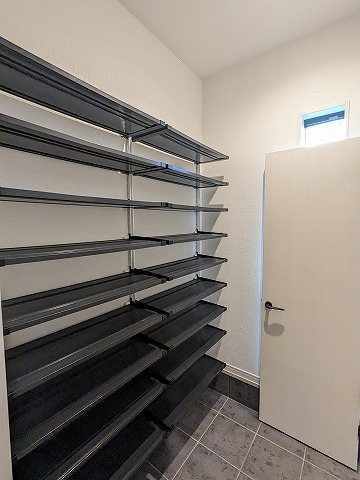 大阪府枚方市出口５丁目 現地写真（玄関）