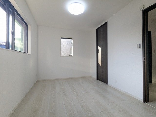 大阪府枚方市出口５丁目 内観写真（リビング以外の居室）