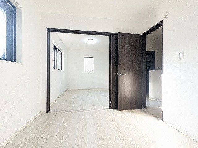 大阪府枚方市出口５丁目 内観写真（リビング以外の居室）