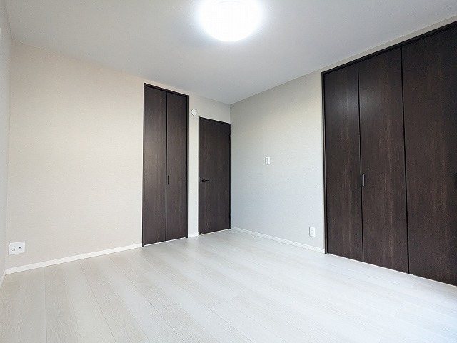 大阪府枚方市出口５丁目 内観写真（リビング以外の居室）