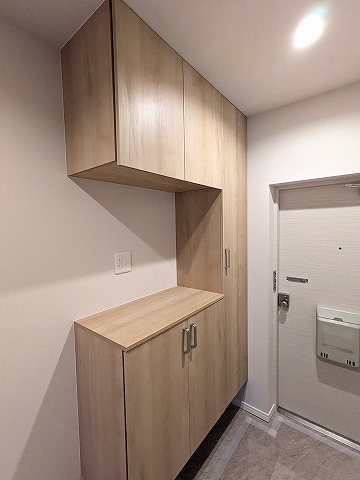 大阪府枚方市岡山手町 現地写真（玄関）