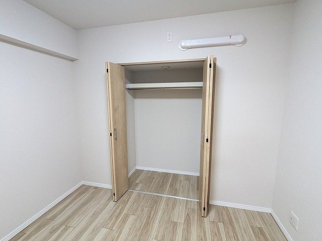 大阪府枚方市岡山手町 内観写真（収納）