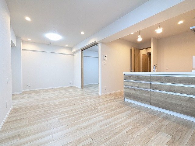 大阪府枚方市岡山手町 内観写真（リビング）