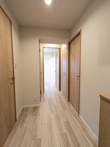 大阪府枚方市岡山手町 現地写真（玄関）