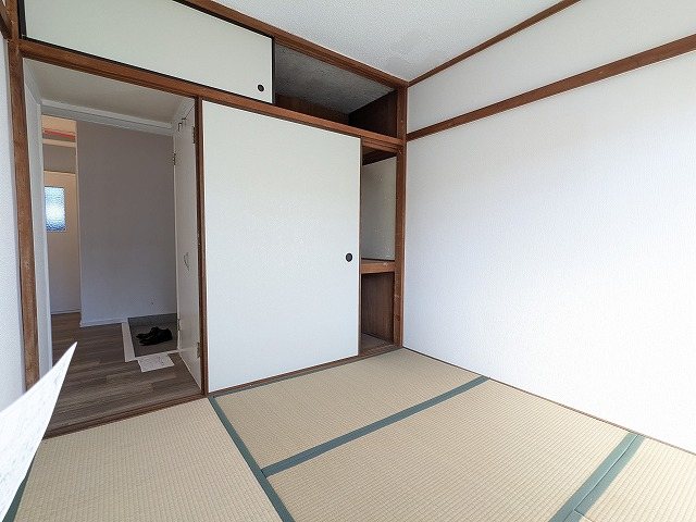 京都府八幡市男山弓岡 内観写真（リビング以外の居室）