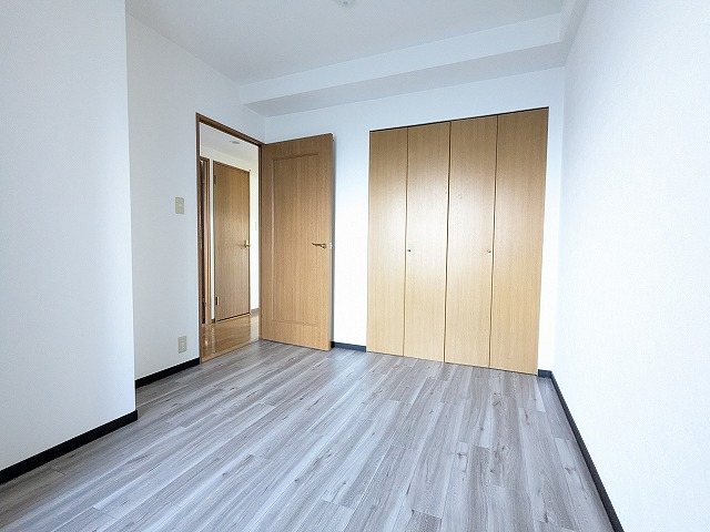 大阪府枚方市池之宮２丁目 内観写真（リビング以外の居室）