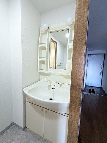 大阪府枚方市池之宮２丁目 内観写真（洗面台・洗面所）