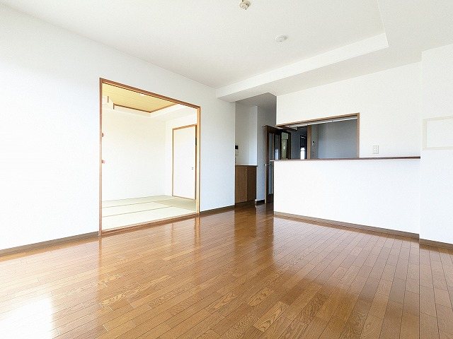 大阪府枚方市池之宮２丁目 内観写真（リビング）