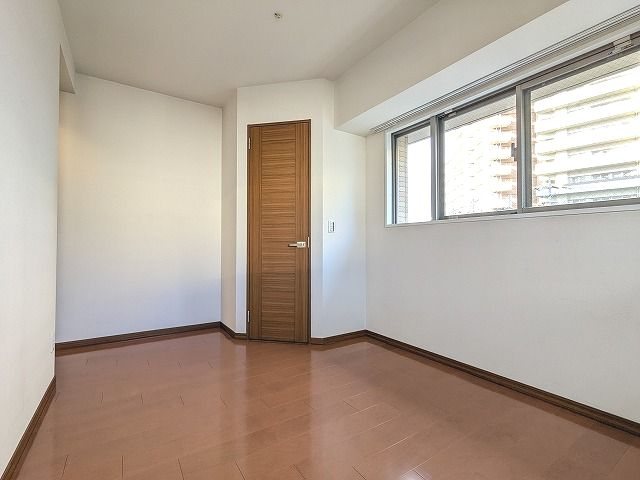 大阪府枚方市磯島南町 内観写真（リビング以外の居室）