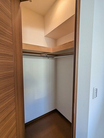 大阪府枚方市磯島南町 内観写真（収納）