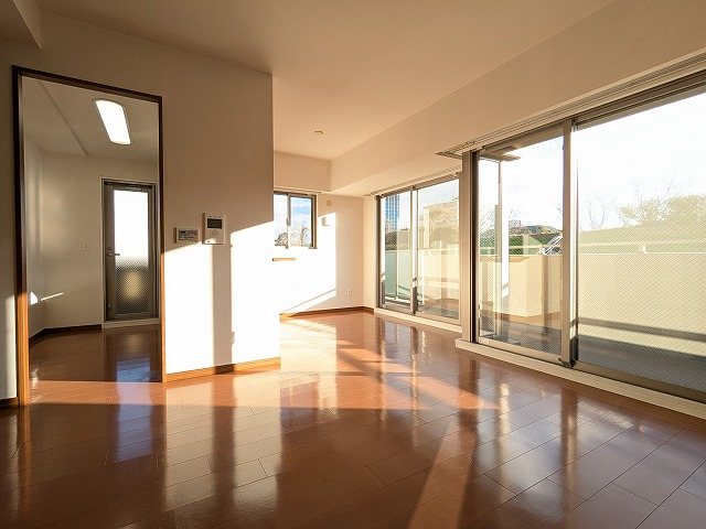 大阪府枚方市磯島南町 内観写真（リビング）