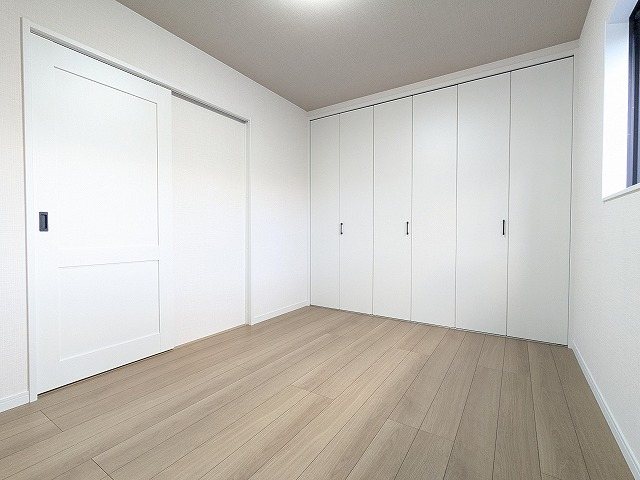 大阪府枚方市東香里新町 内観写真（リビング以外の居室）
