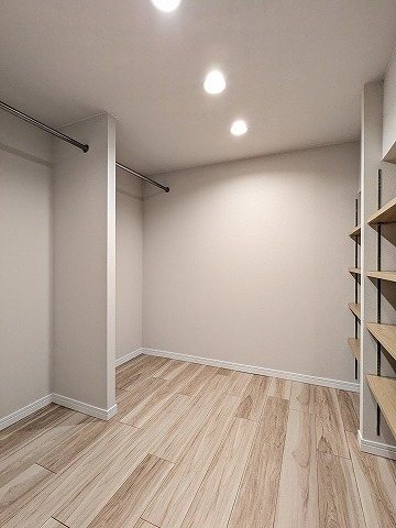 大阪府枚方市香里ケ丘９丁目 内観写真（収納）