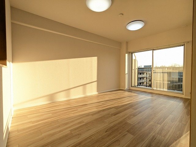 大阪府枚方市香里ケ丘９丁目 内観写真（リビング）