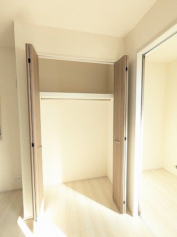 大阪府枚方市長尾谷町３丁目 内観写真（収納）