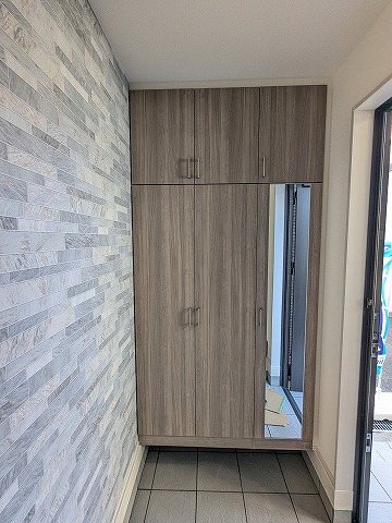 大阪府枚方市長尾谷町３丁目 現地写真（玄関）