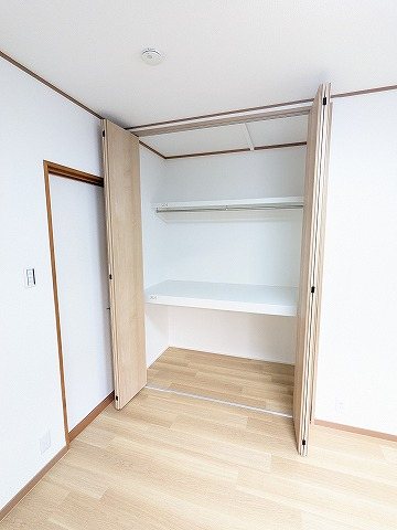 大阪府交野市星田山手１丁目 内観写真（収納）
