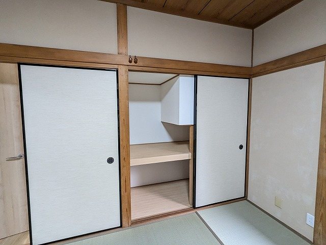 大阪府交野市星田山手１丁目 内観写真（収納）
