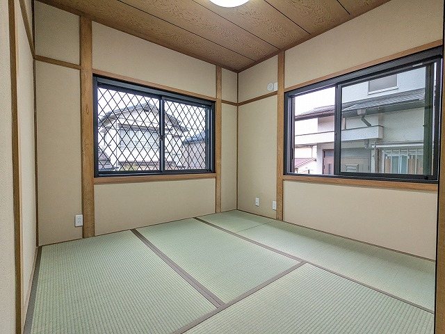 大阪府交野市星田山手１丁目 内観写真（リビング以外の居室）