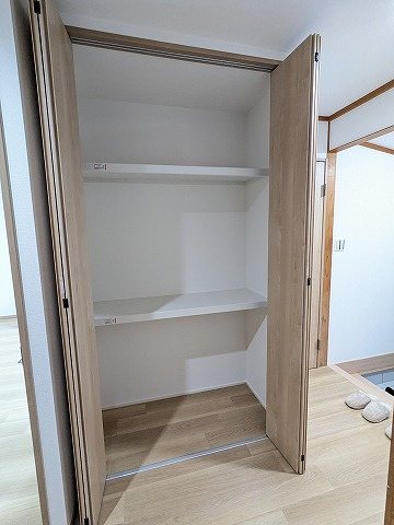 大阪府交野市星田山手１丁目 内観写真（収納）