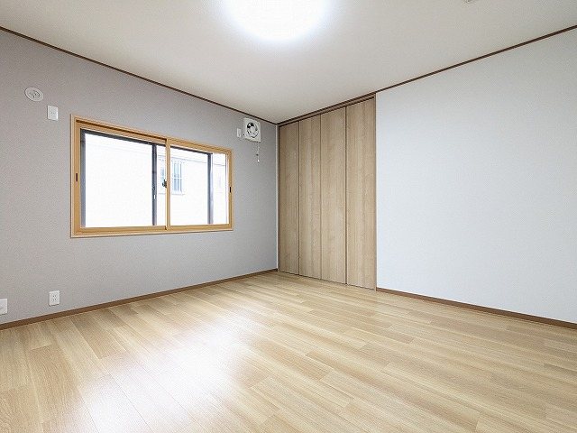 大阪府交野市星田山手１丁目 内観写真（リビング以外の居室）