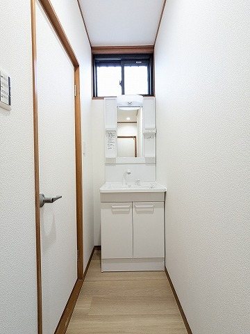 大阪府交野市星田山手１丁目 内観写真（洗面台・洗面所）